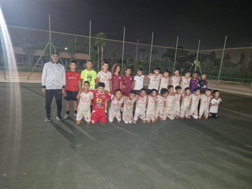 supervision et accompagnement des joueurs lors des séances d'entraînement du.club.amateur achbal zitoune des U 13 et U14 garcons nombre de joueurs 26 nombre d'éducateurs 2 date le 26// 9 // 2025